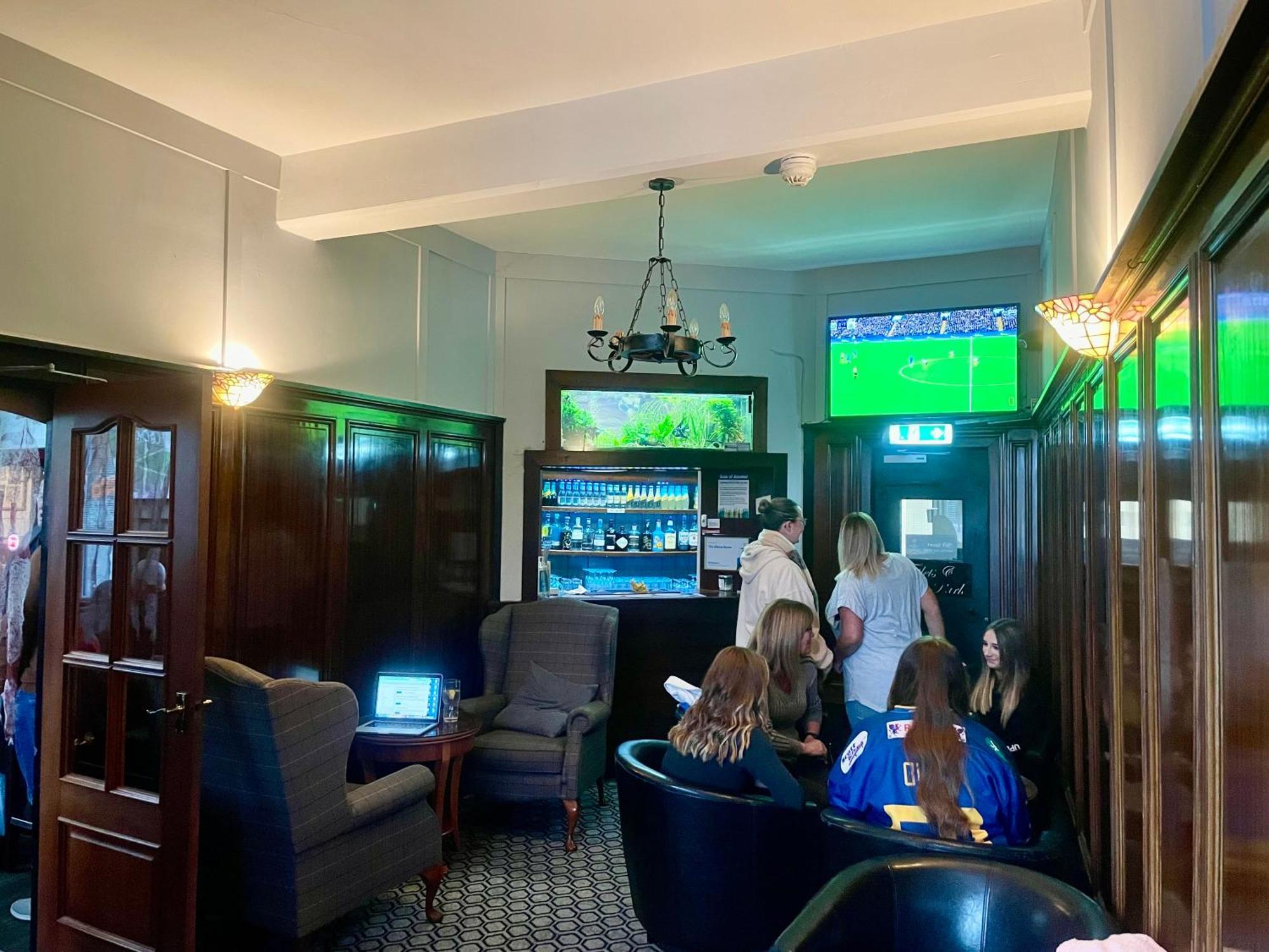 The Elbow Room Kirkcaldy Exteriör bild