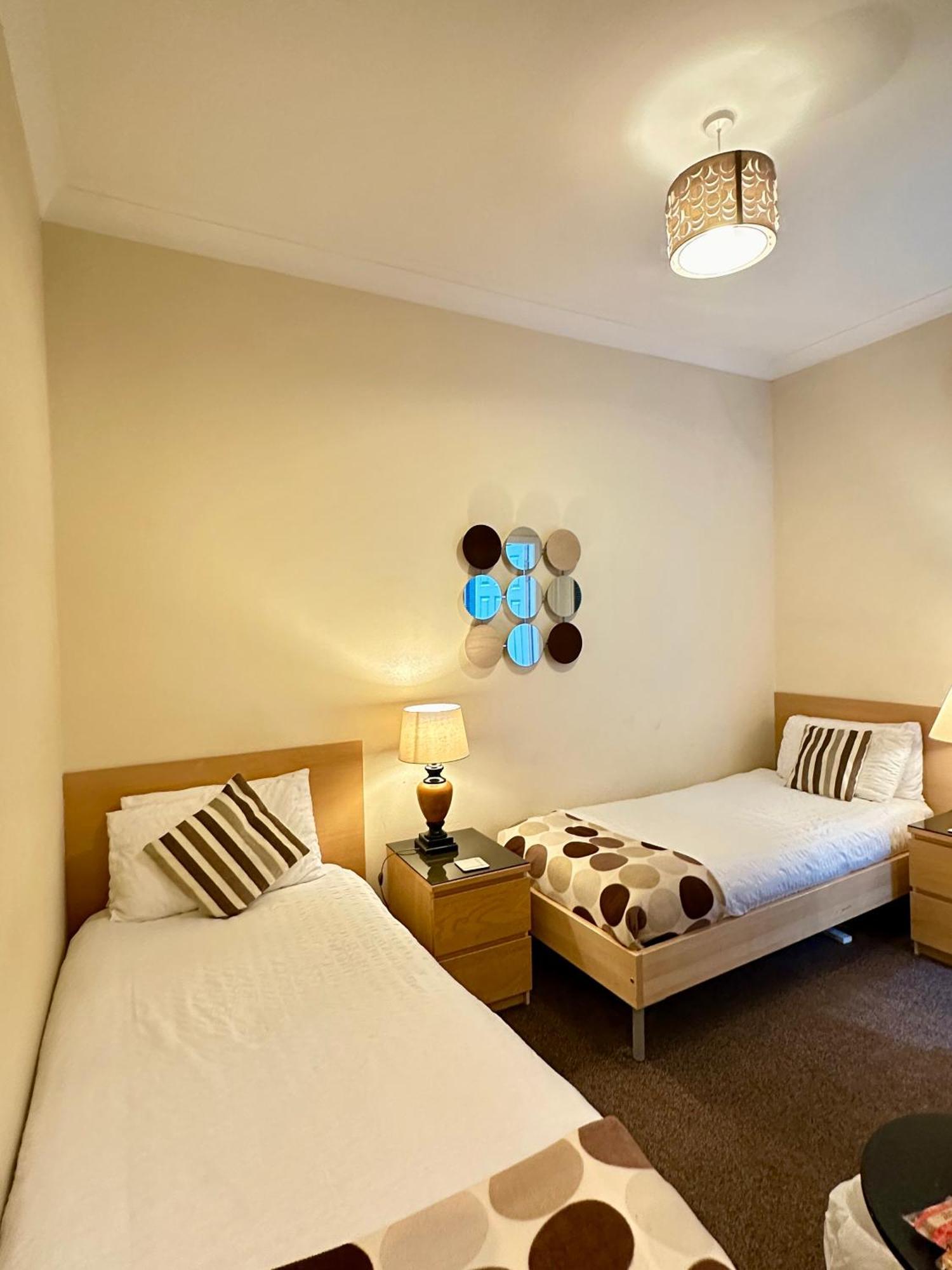 The Elbow Room Kirkcaldy Exteriör bild