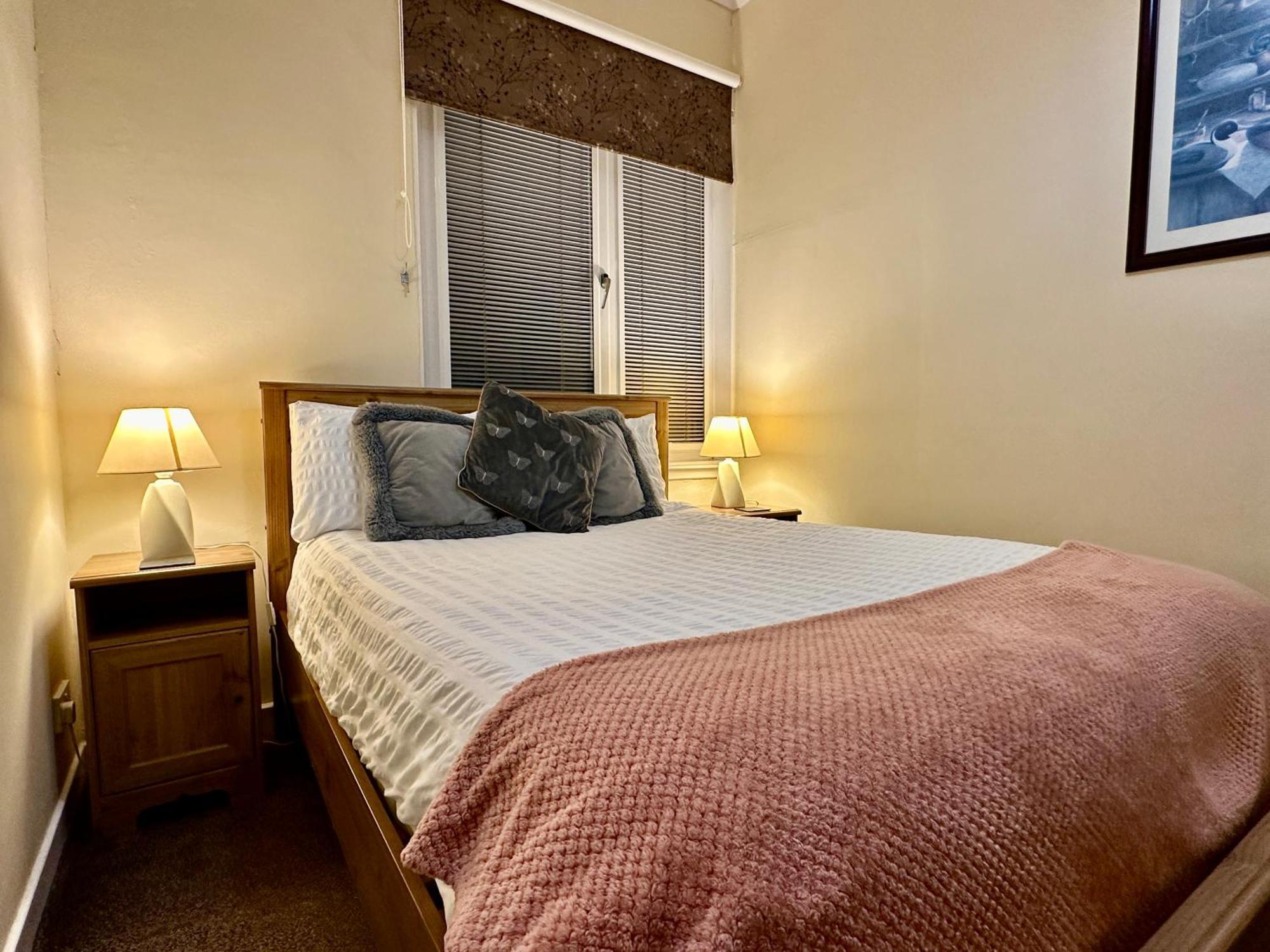The Elbow Room Kirkcaldy Exteriör bild