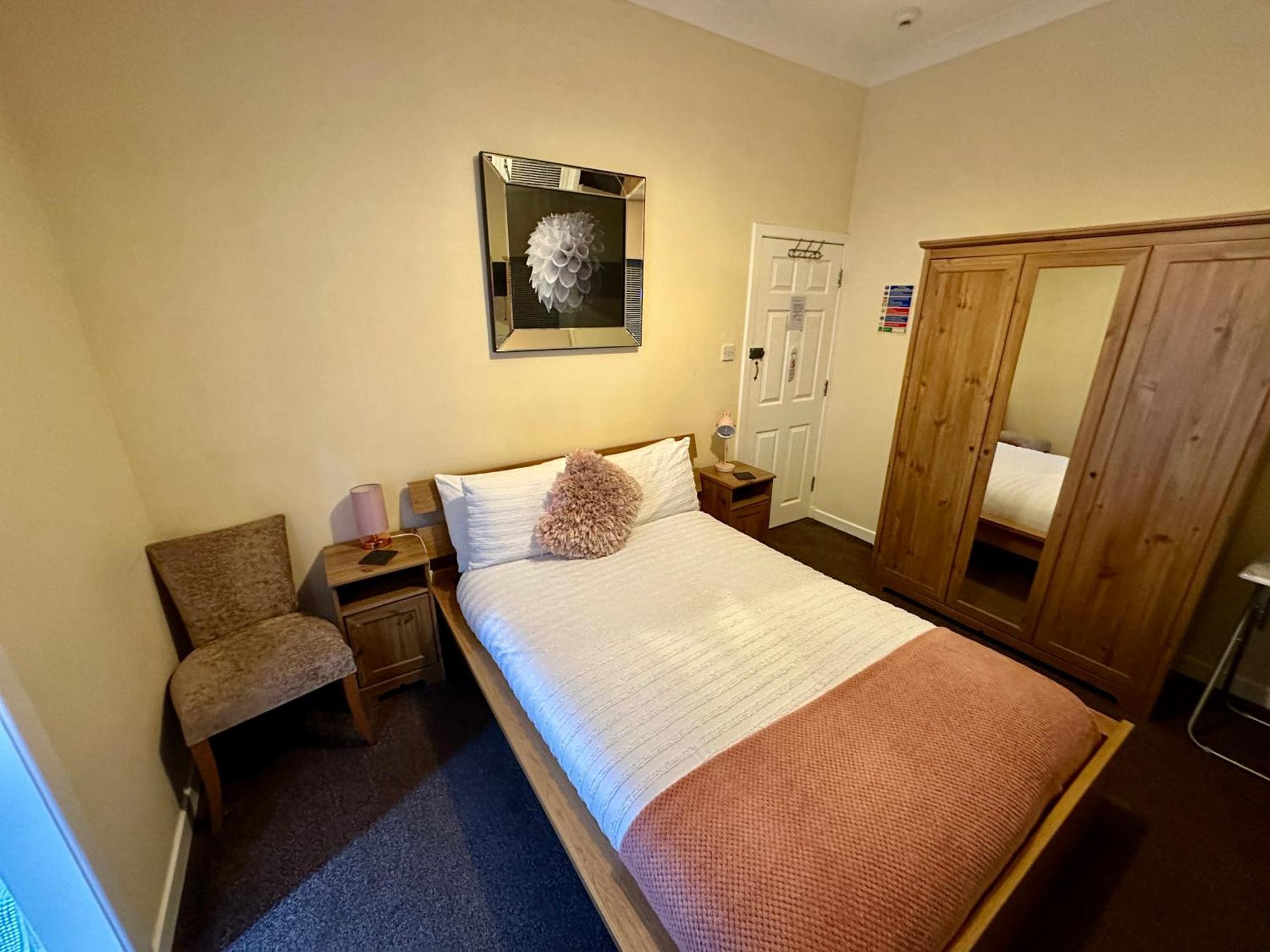 The Elbow Room Kirkcaldy Exteriör bild