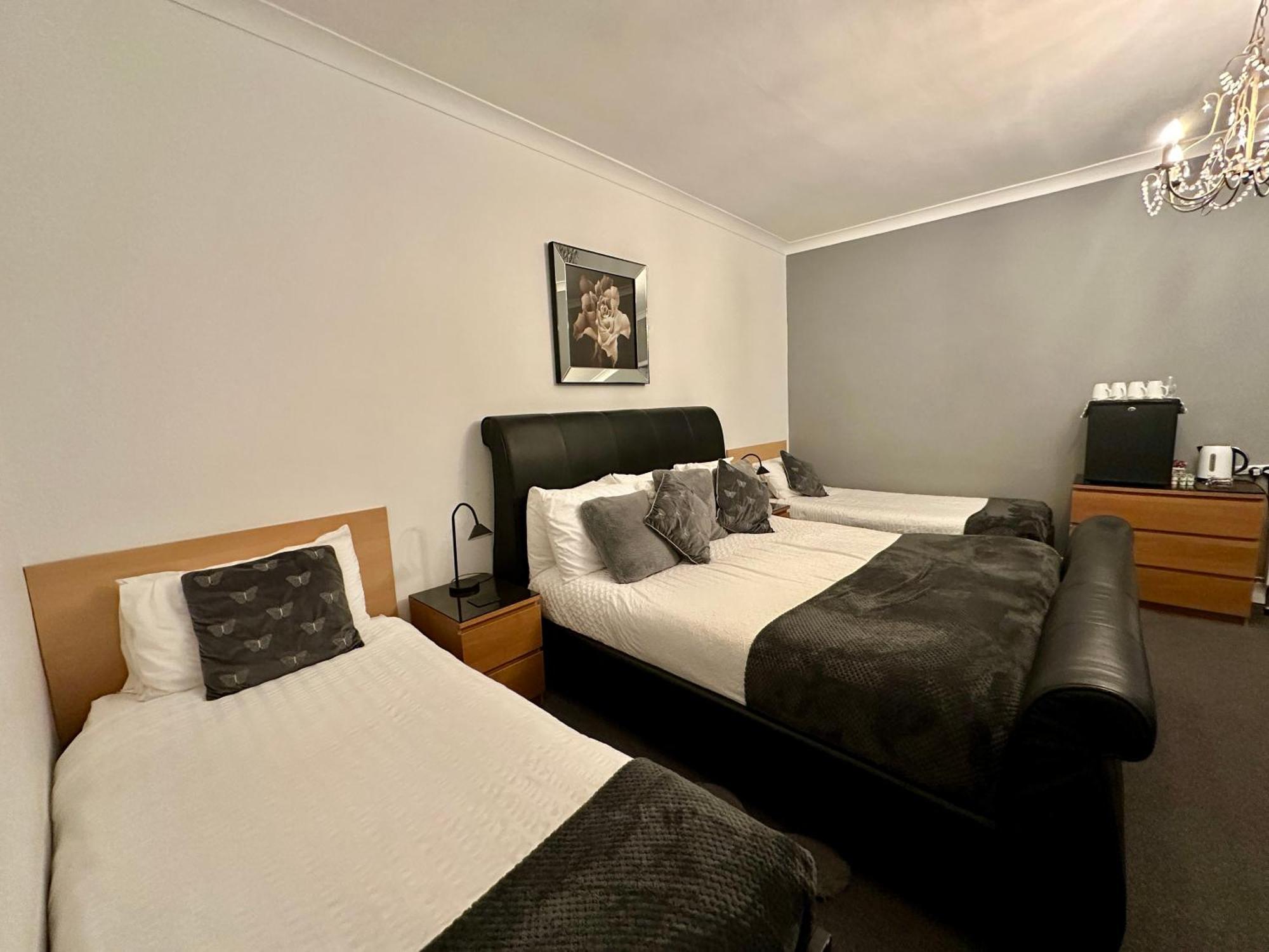 The Elbow Room Kirkcaldy Exteriör bild